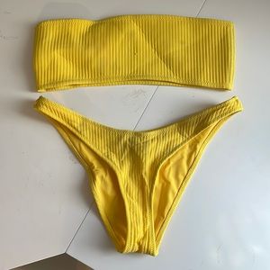 Triangl strapless bikini.